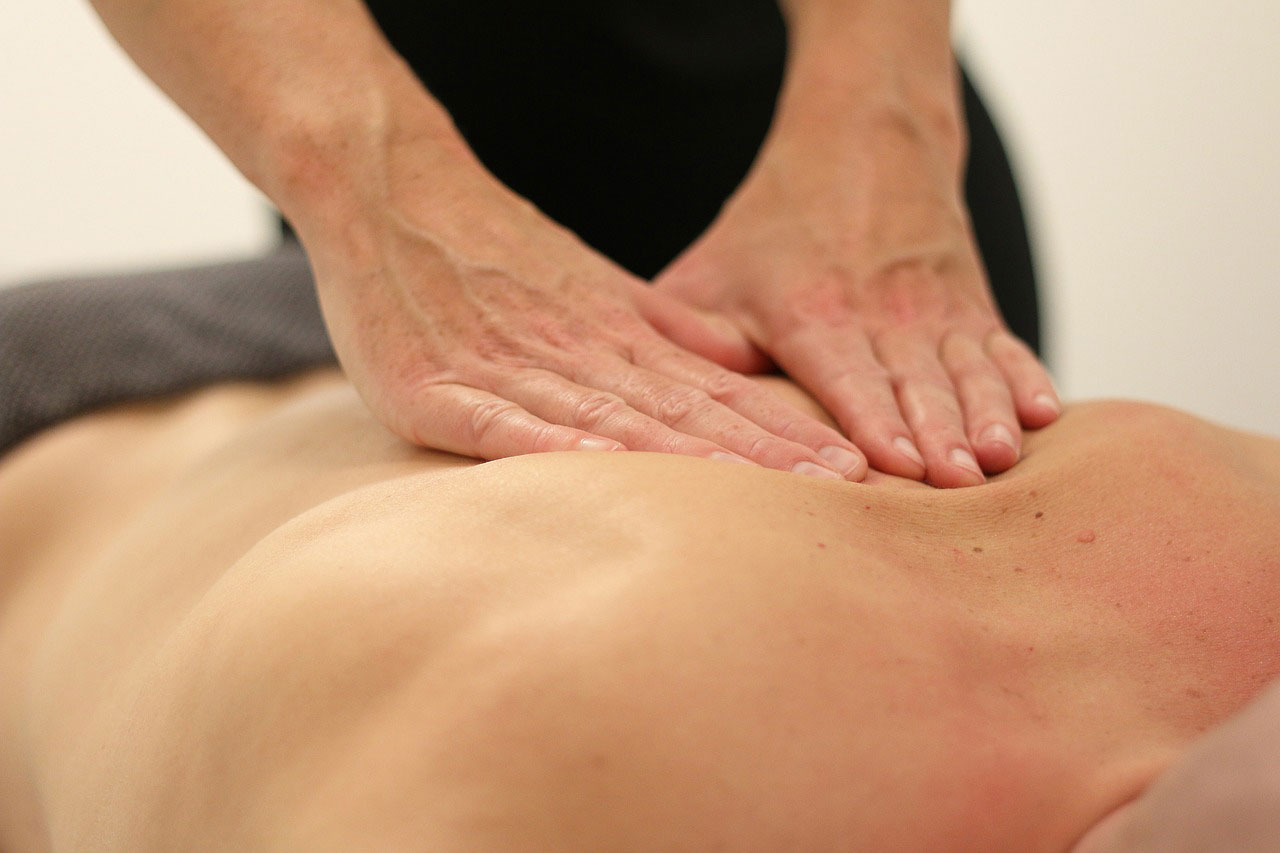 Deep tissue massage in goa